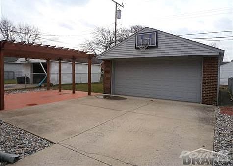 2nd image of 9696 Sterling Ave