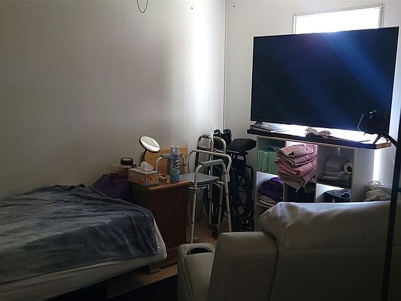 3rd image of 303 Caballo Way