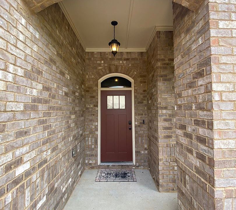 1st image of 292 Chesser Park Dr