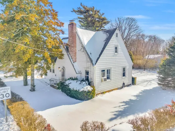 42 Greenwood Road #Bay Shore, NY 11706, Bay Shore, NY 11706