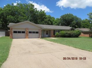 2242 River Oaks Cir, Abilene, TX 79605