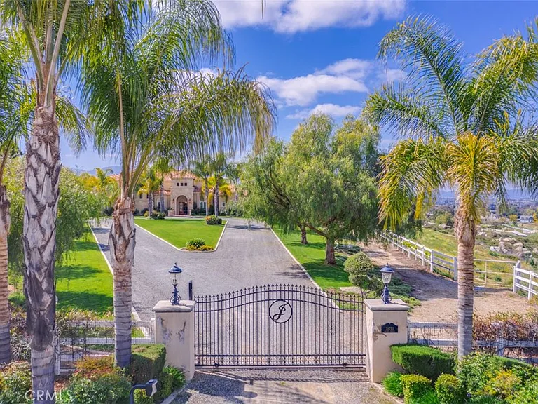 38750 Celita Cir — Photo 2