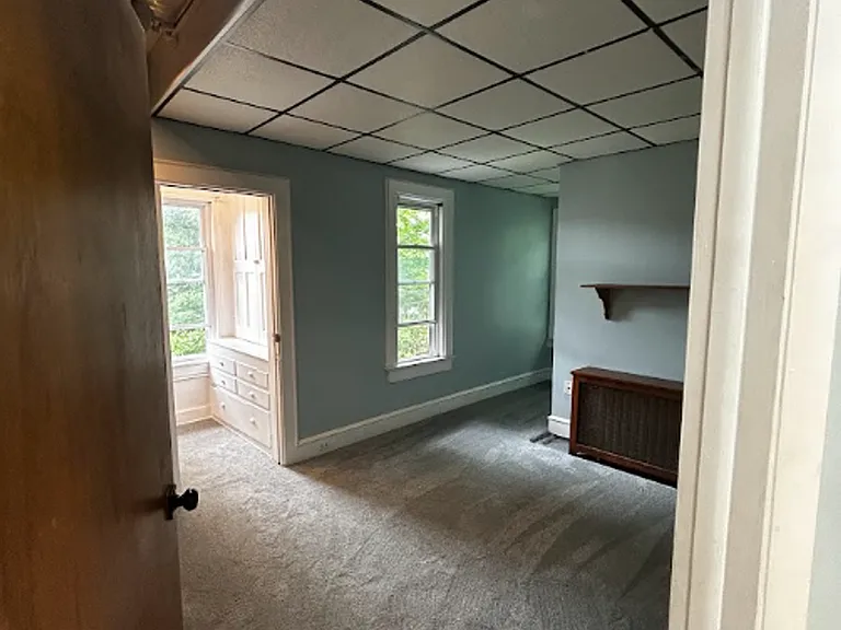 1638 Sanderson Ave — Photo 18