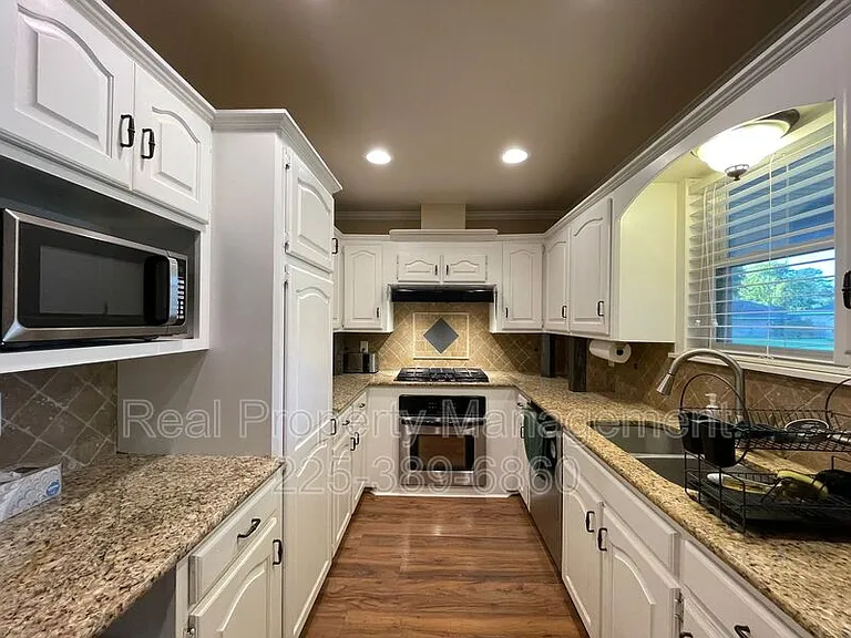 9536 Bermuda Ave — Photo 7