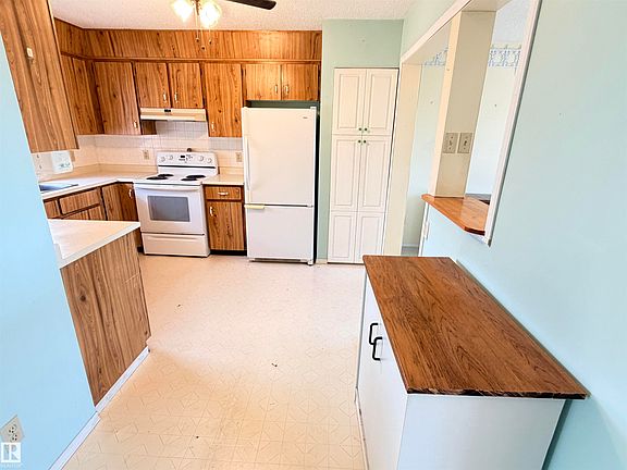 4th image of 623043 Range Rd #250