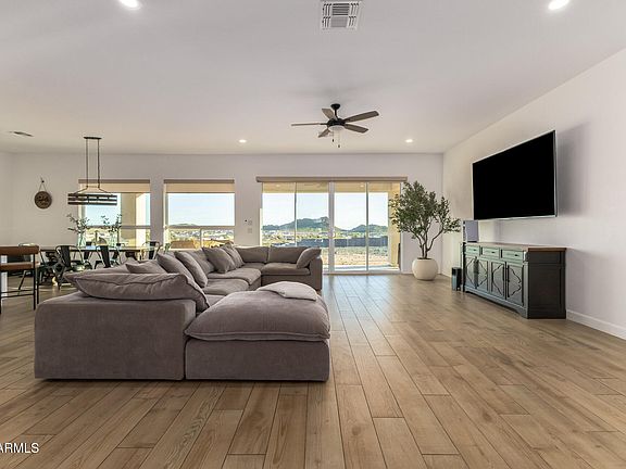 3rd image of 27882 N QUINTANA Place