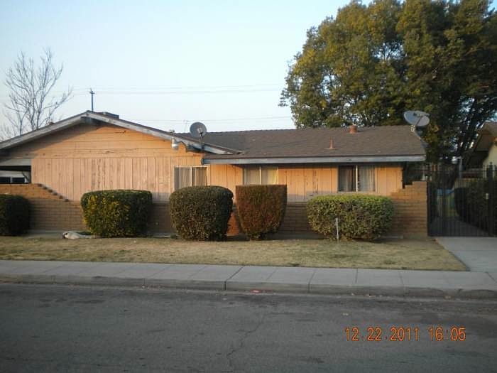 Santa Ana Front View