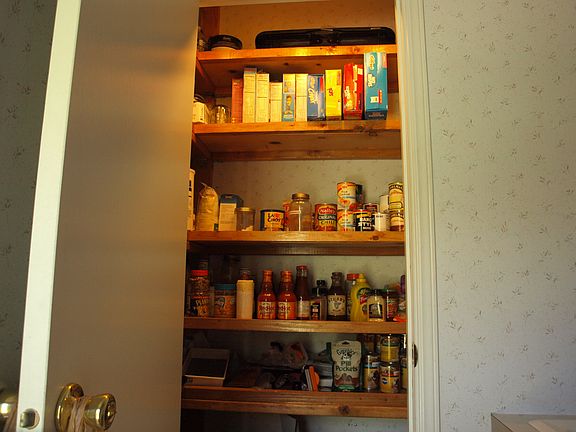 Pantry/ 1/2 Bath