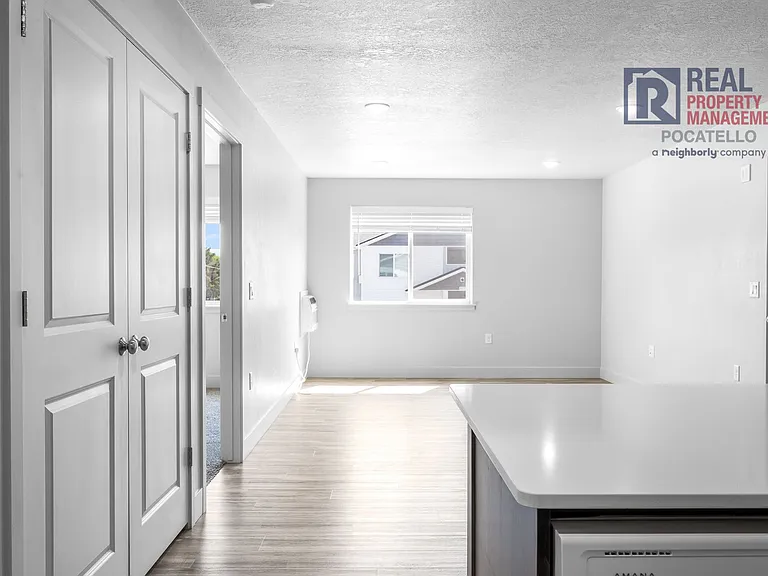 1829 W Quinn Rd — Photo 6