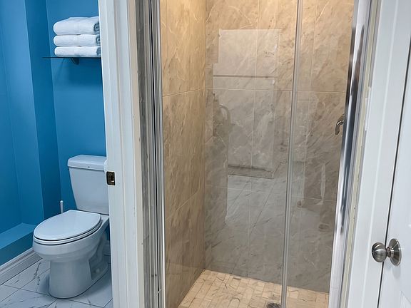 5th image of 4600 Coventry Dr #2