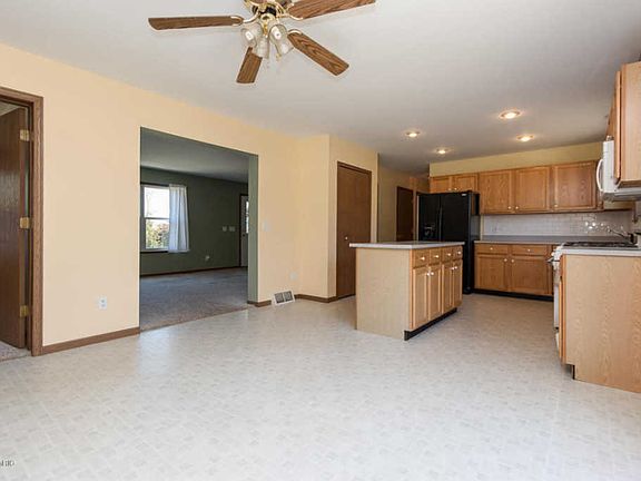 4th image of 176 146th Ave