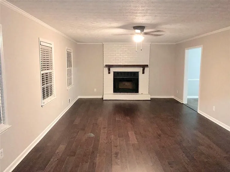 401 Freshman Dr — Photo 3