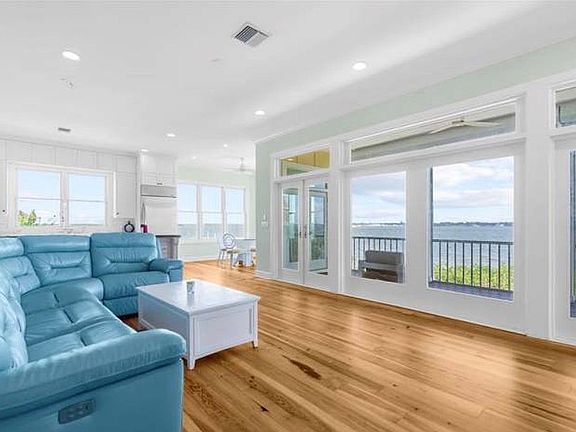 3rd image of 6415 Manasota Key Rd