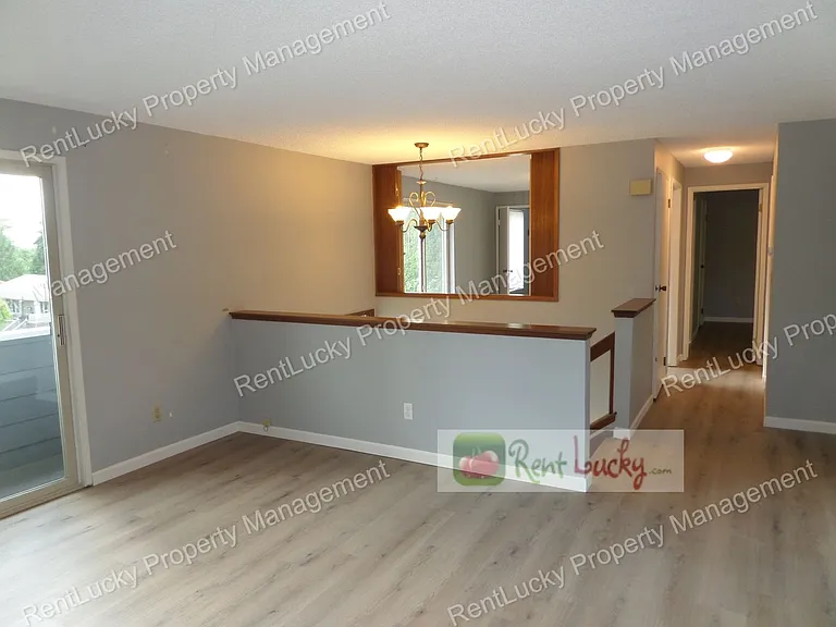 10720 157th Ave NE — Photo 3