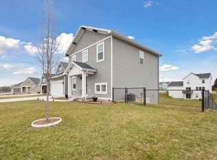 460 Seneca Ridge Dr, Middleville, MI 49333