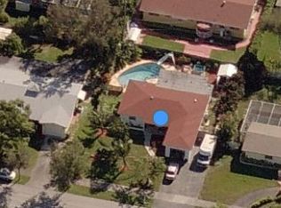 6780 SW 9th St, Pembroke Pines, FL 33023