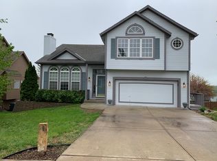 14611 Derryhale Way, Smithville, MO 64089