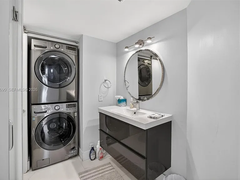 1000 Island Blvd #1410 — Photo 41