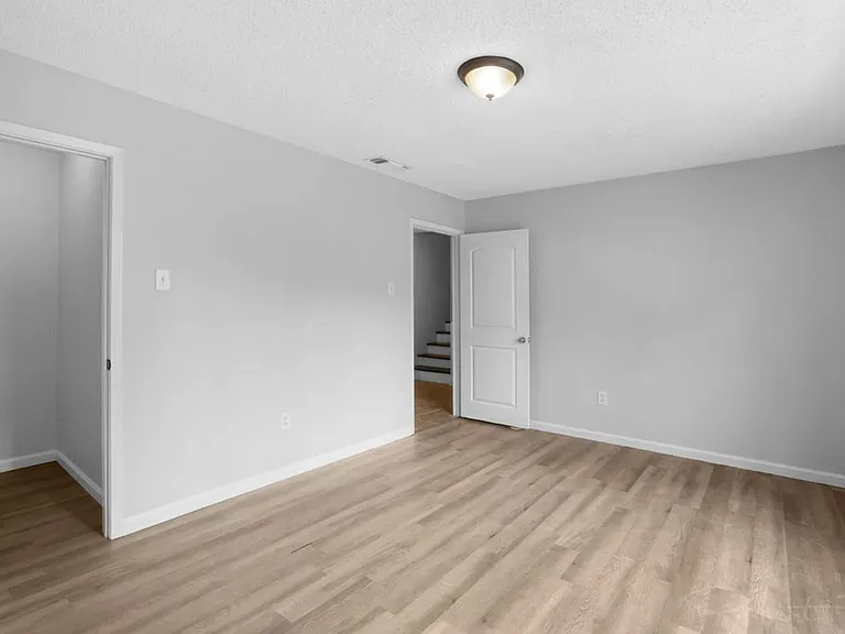 Woodland Trace Apartments — Photo 9