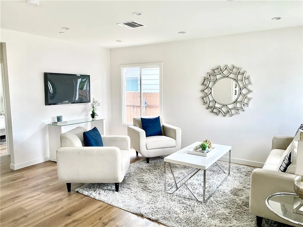 3 bed, 1500 sqft, $4,450 — Photo 4