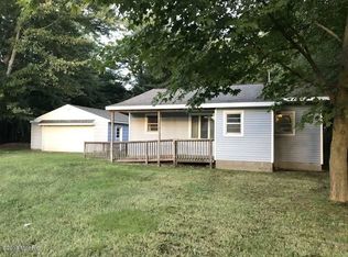 932 Lintner Rd, Muskegon, MI 49442