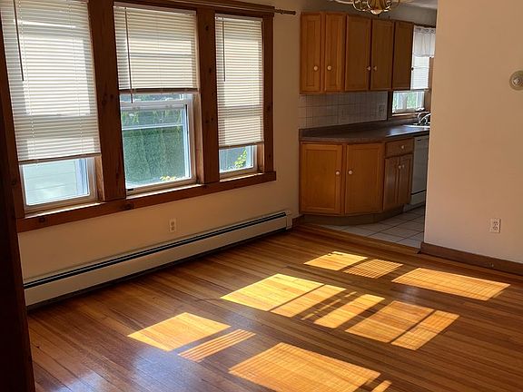 5th image of 27-29 Phillips Ave