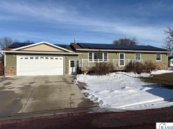 219 5th St SE, Madelia, MN 56062