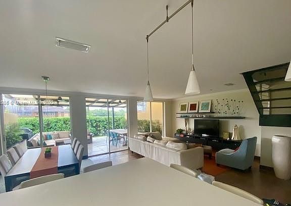 3rd image of 10268 NW 51st Ter
