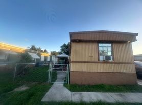 11868 Watergate Cir