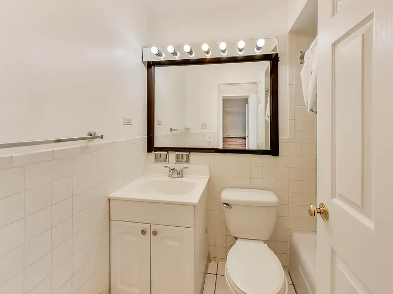 5400 N Sheridan Rd #210 — Photo 10
