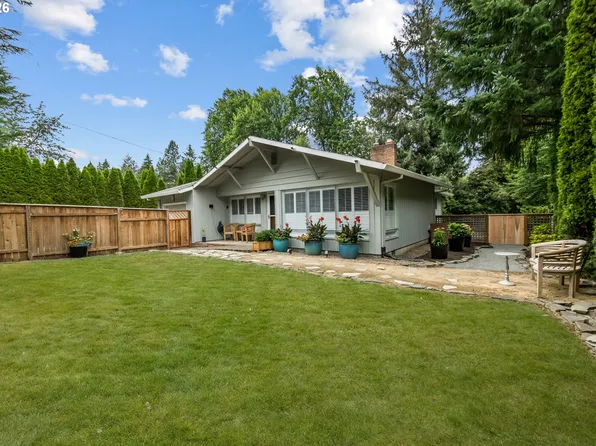 1795 Fernwood Dr, Lake Oswego, OR 97034