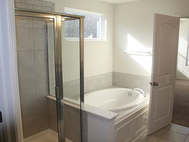 1390 Sarah Way — Photo 9