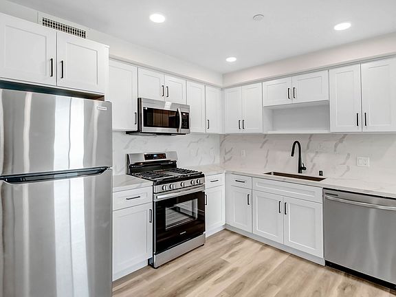 5th image of 5400 Carpenter Ave #302