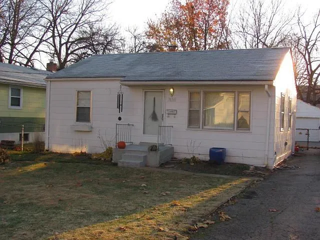 3656 Long Dr photo 1