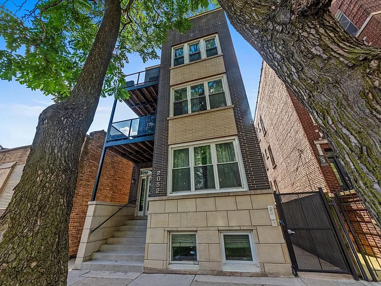 2052 N Campbell Ave #1W — Photo 1