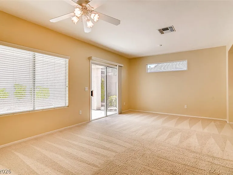 3027 Hickory Valley Rd — Photo 2