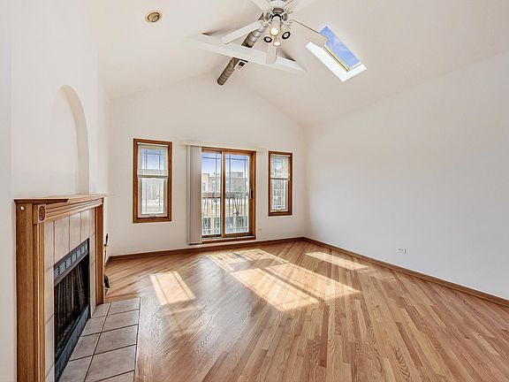 3rd image of 1446 W Chicago Ave APT 4E