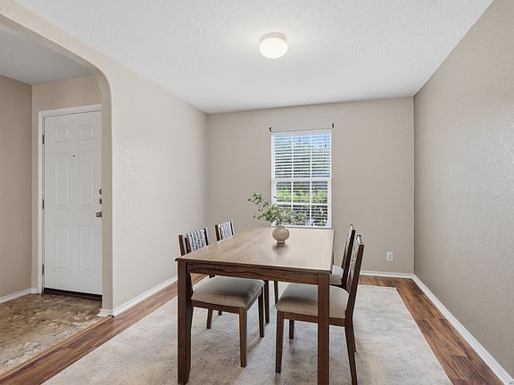 3rd image of 818 Three Wood Way