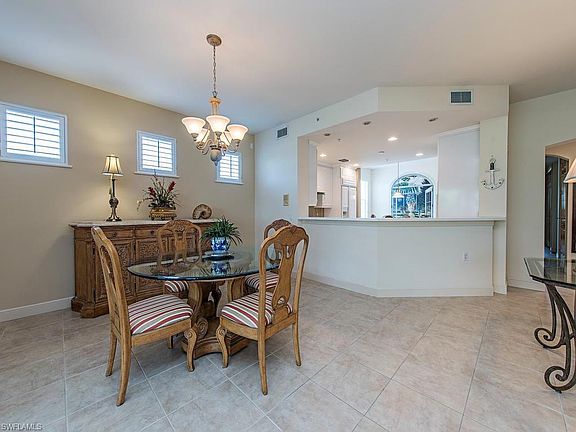 4th image of 720 Waterford Dr Unit 303
