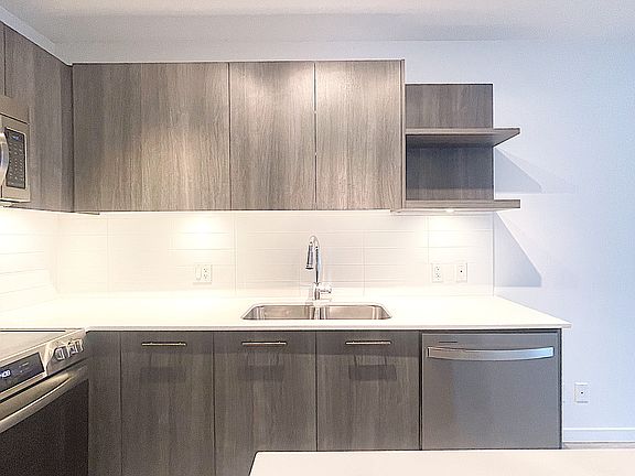 2nd image of 685 Pacific Blvd #1001