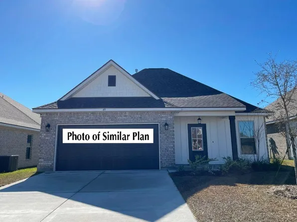 136 Bon Ami Dr, Freeport, FL 32439