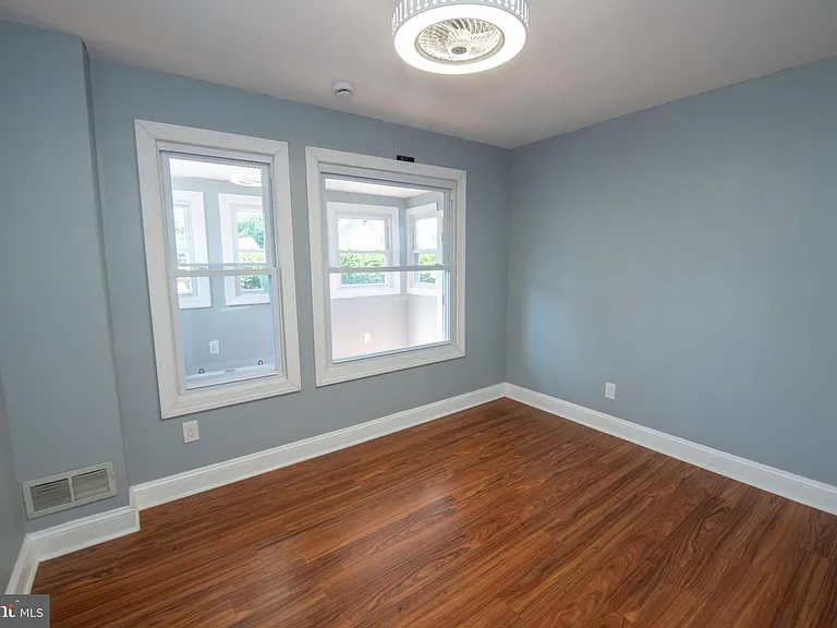 606 Green St — Photo 15