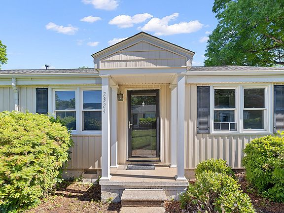 4th image of 2324 Bernard St