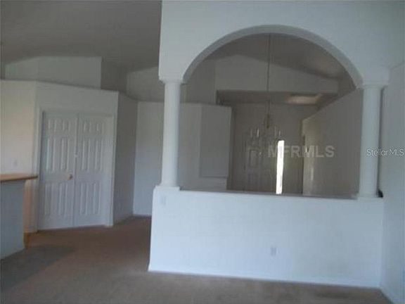 5th image of 1073 Bluegrass Dr
