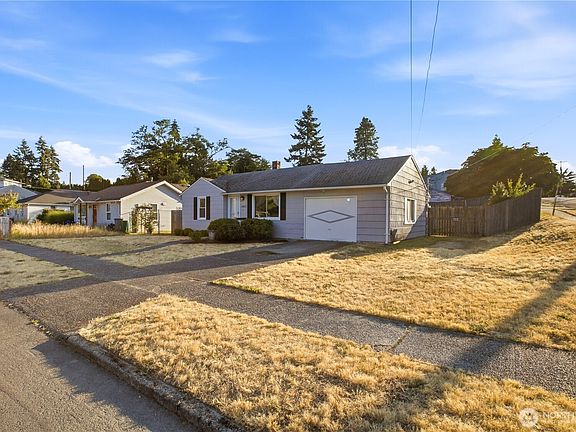 3rd image of 13607 2nd Avenue SW