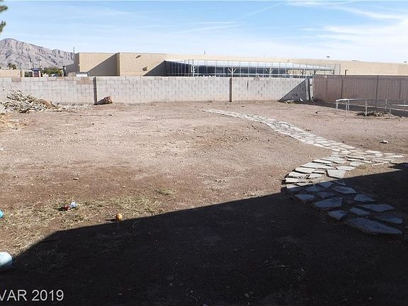2nd image of 225 Oakford St