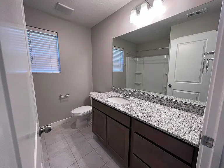 137 E Brushy Canyon St #1 — Photo 15