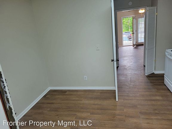 4th image of 801 S Maguire St #4B