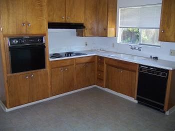 4th image of 621 W Alamos Ave