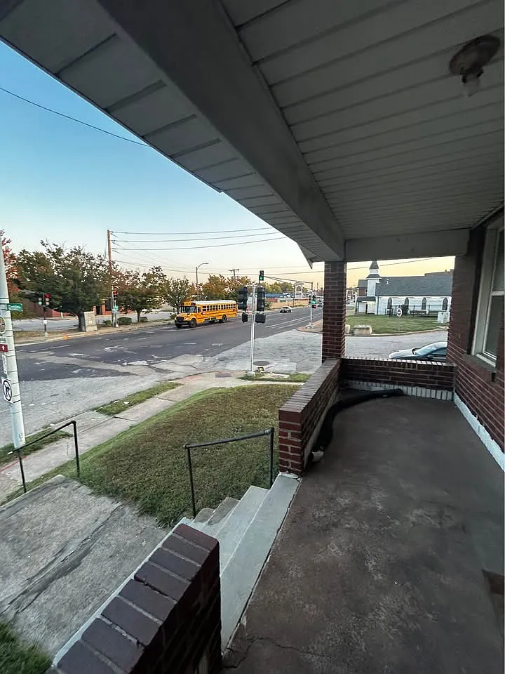 2 bed, 1.5 bath, 1080 sqft, $1,150 — Photo 2